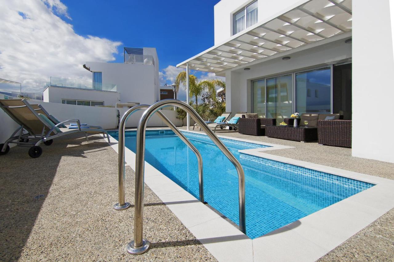 Sunday Villa