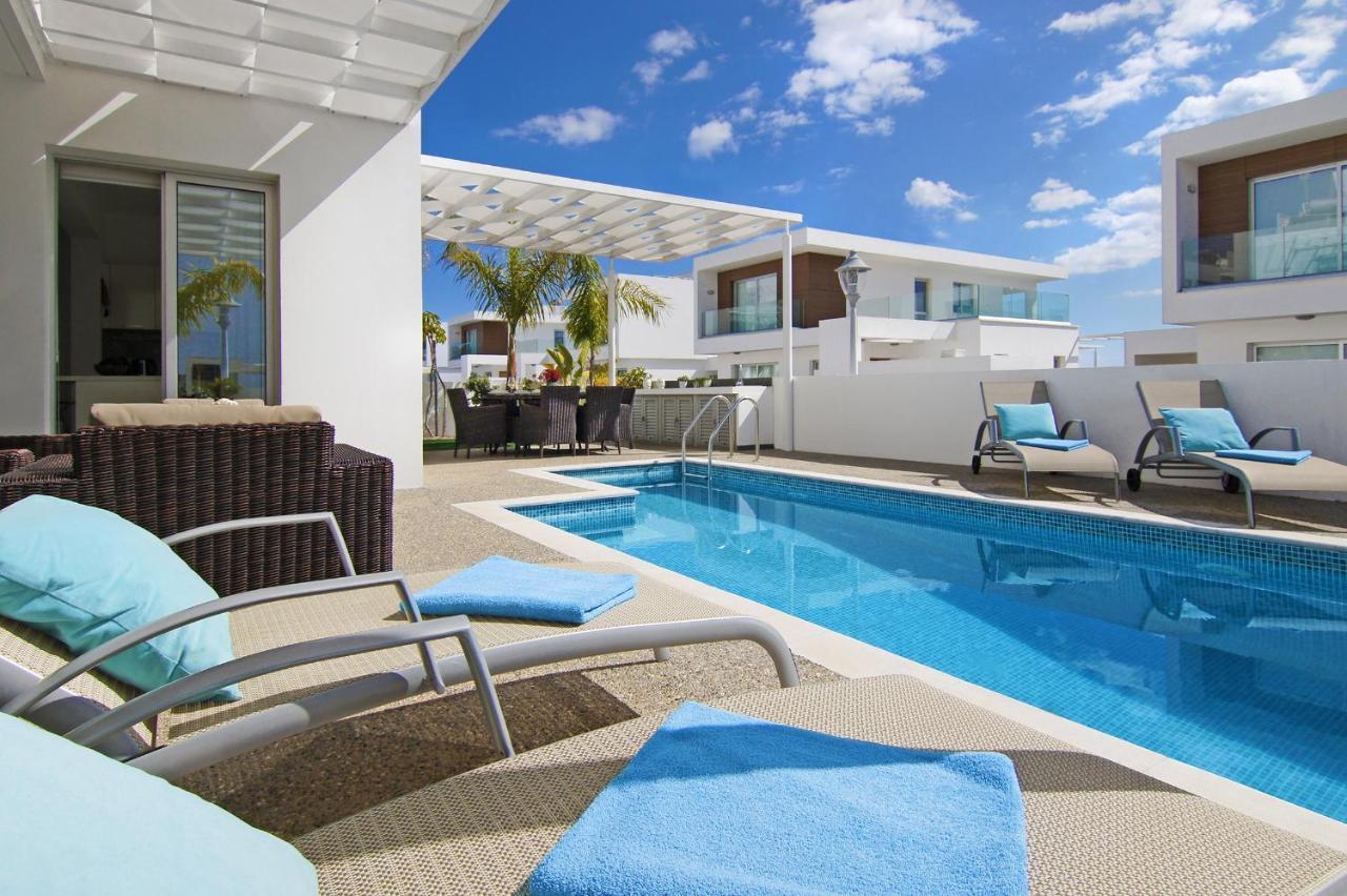 Sunday Villa *
