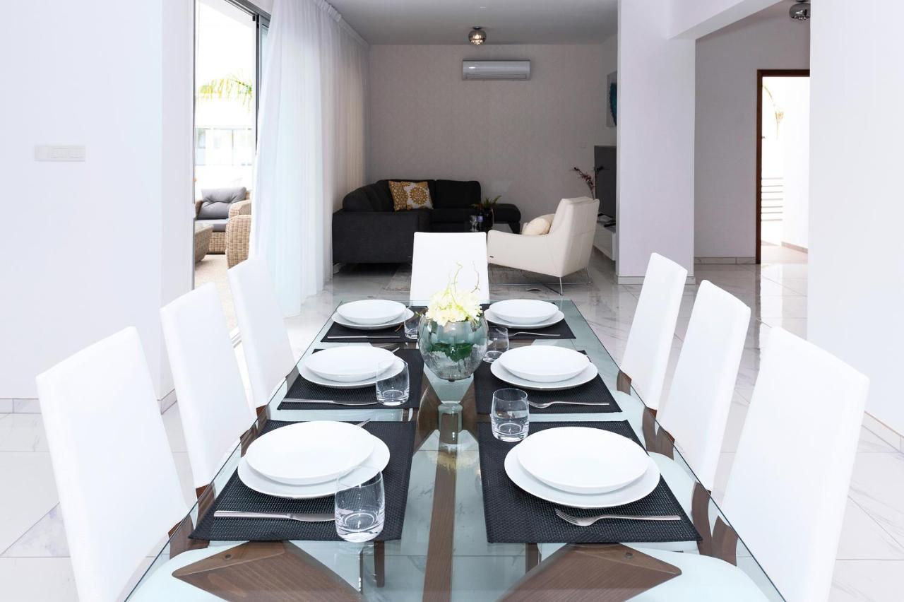 Sunday Villa *